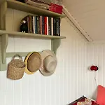 Dom wakacyjny Summer House With Authentic Charm On Eno